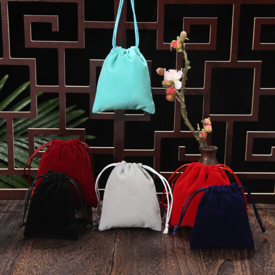  Plush velvet drawstring pouch for jewelry and cosmetic compact packaging