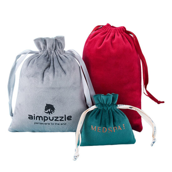  Custom velvet drawstring pouch for jewelry with dustproof design