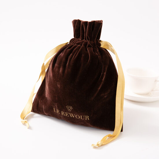 Custom velvet jewelry drawstring pouch with logo