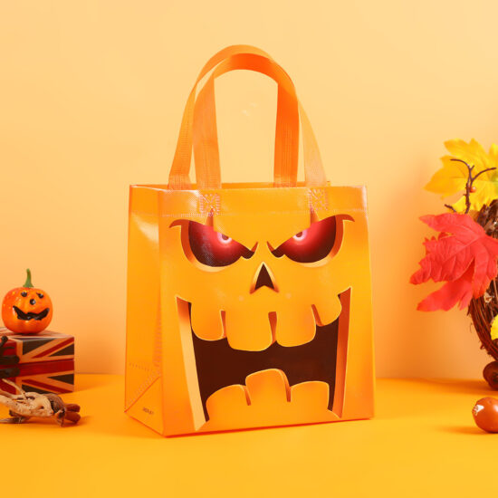 Halloween-themed waterproof non-woven gift tote bag with handle

