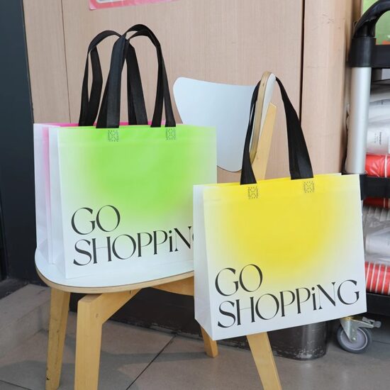 Large Non-Woven Tote Bag for Clothing Store Packaging