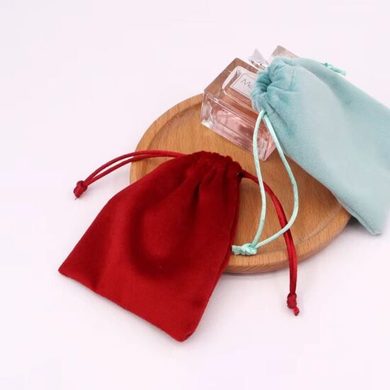 Lisere velvet drawstring pouch for jewelry, gadgets, and gift packaging

