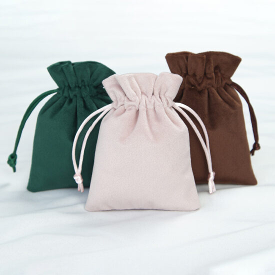 Lisere velvet drawstring pouch for jewelry and collectibles