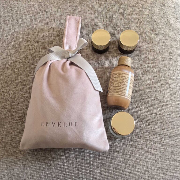 Luxury velvet pouch and tote bag for jewelry, cosmetics, and gift packaging