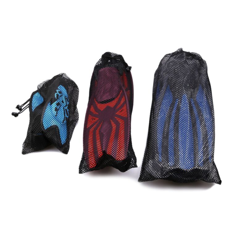 Nylon mesh drawstring storage bag for swim fins or diving flippers