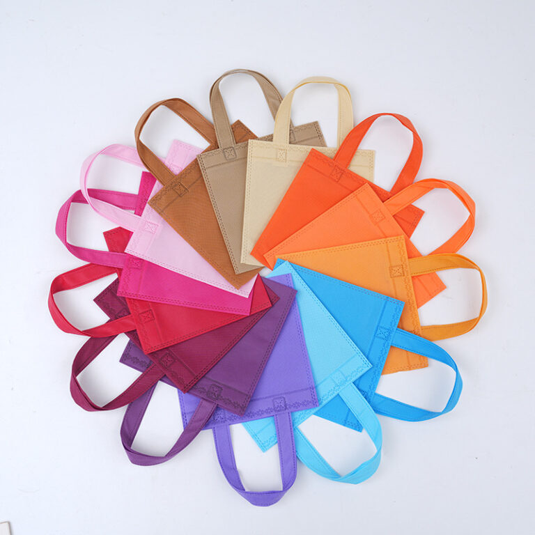 Plain non-woven reusable tote bag with handle for gift and candy packaging