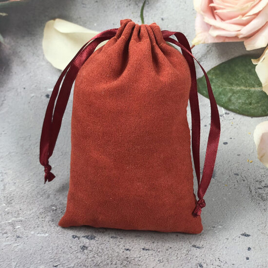Small Velvet Drawstring Jewelry Bag – Soft Gift Pouch