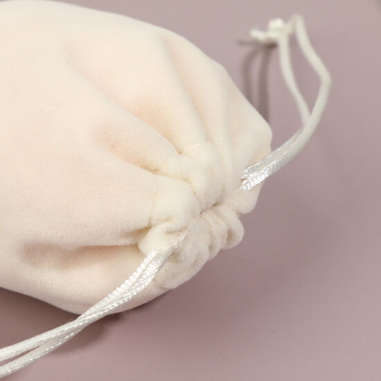 Thick velvet jewelry drawstring pouch for collectibles and gifts