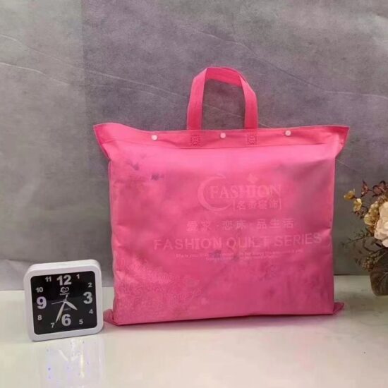 Translucent non-woven quilt storage bag with handle