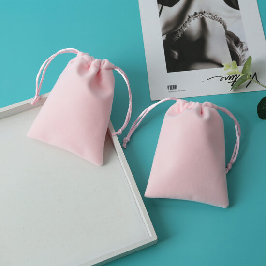 Pink Velvet Drawstring Jewelry Pouch for Gift and Accessories Packaging